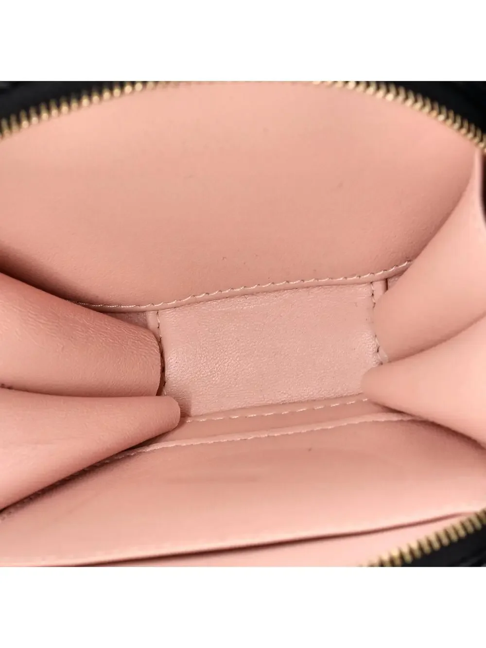 Chanel Handle With Care Round Vanity #233950C48B